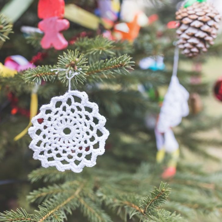 10 Easy DIY Christmas Tree Ornaments You Can Make With Kids