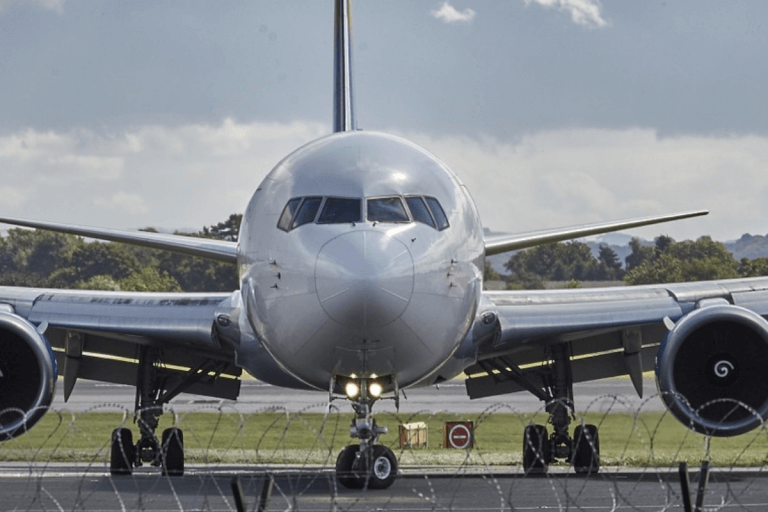 9 Secrets to Getting Low Cost Flights