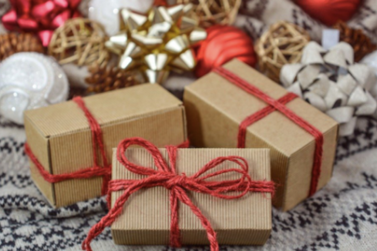 Here’s How You Can Save Money on Christmas Presents this Festive Season