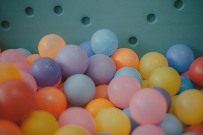 How Toddler Toys Support Motor and Sensory Development in Early Childhood
