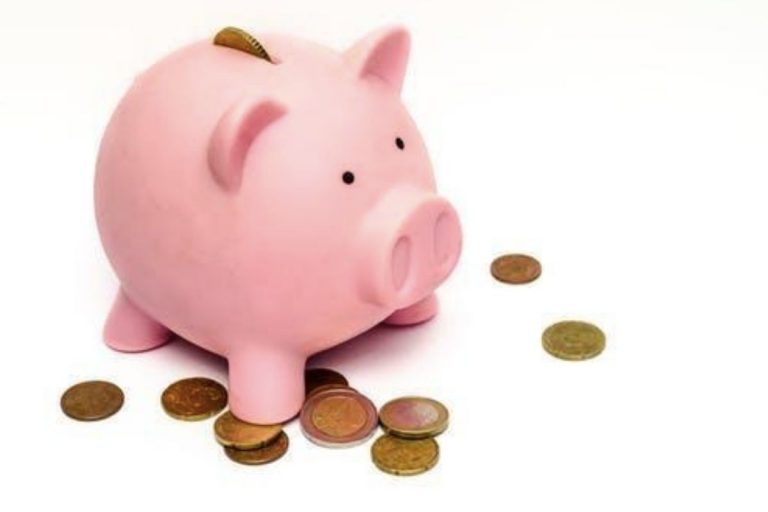 4 Habits to Change to Achieve Your Savings Goal