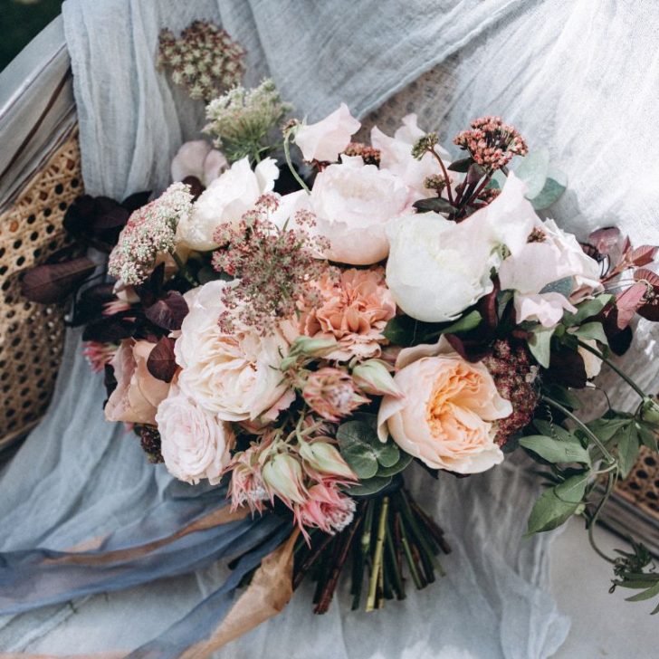5 Ways to Save Money on Wedding Flowers