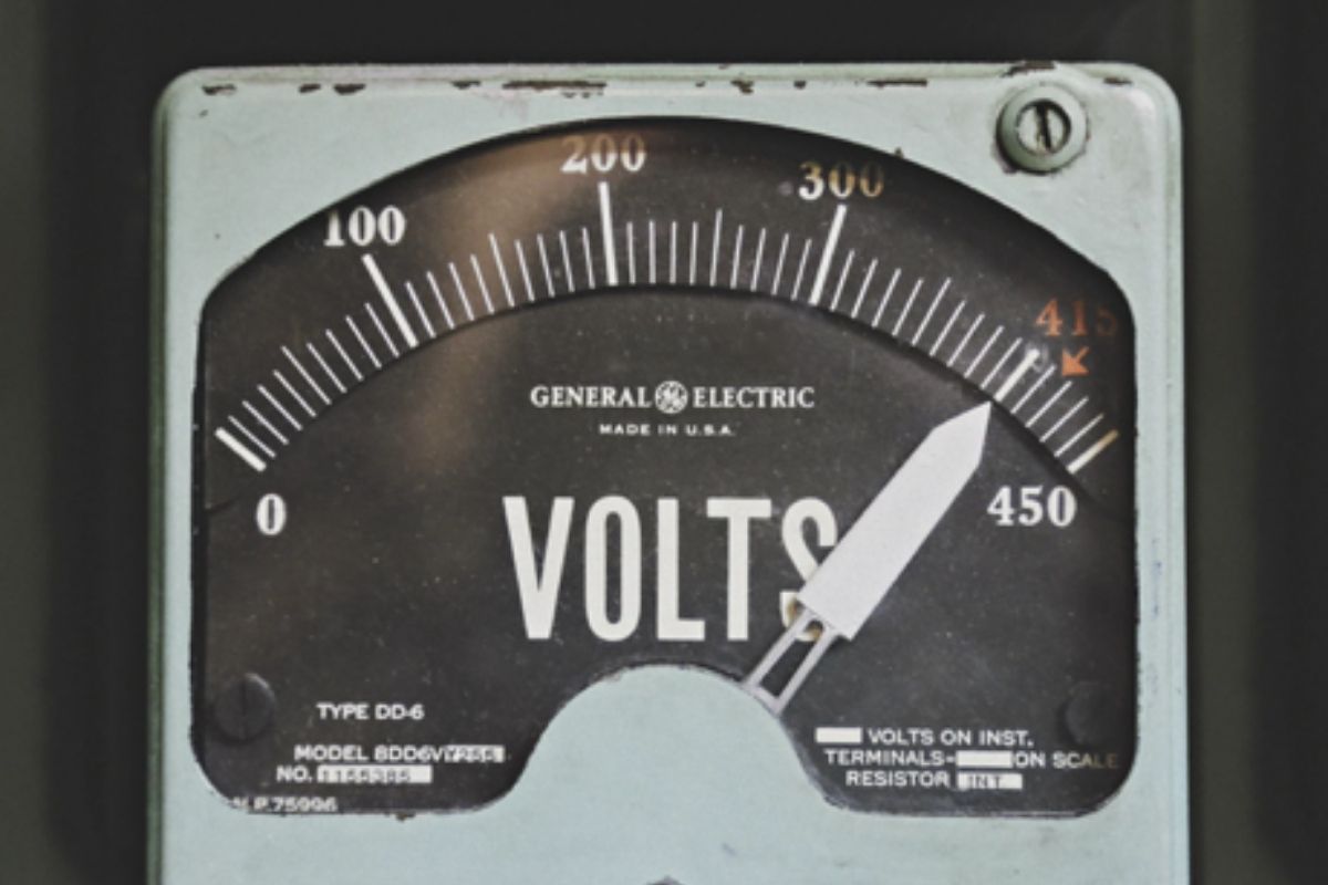 Volt gauge