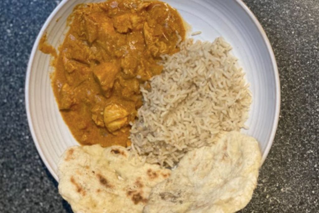 Chicken korma curry with naan
