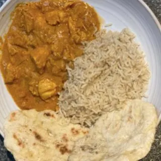 Chicken korma curry with naan