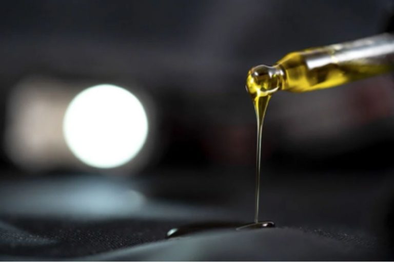 CBD Vs. Kratom:- which is better for depression?