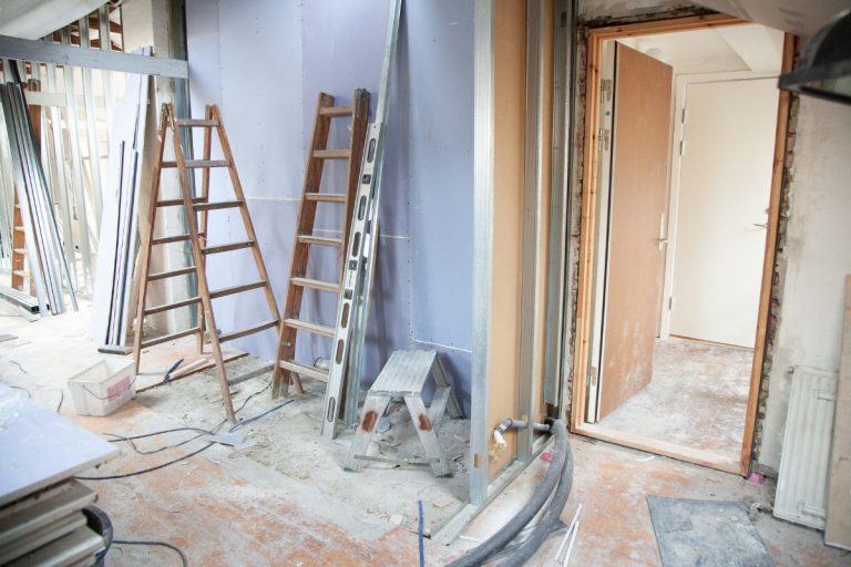 DIY Renovation on a Budget: Practical Tips and Ideas for Cost-Effective Upgrades