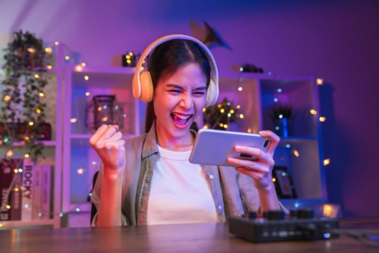 How online gaming can teach you money-saving skills?