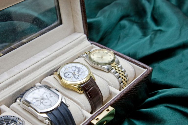 How to Make Money Buying and Selling Watches