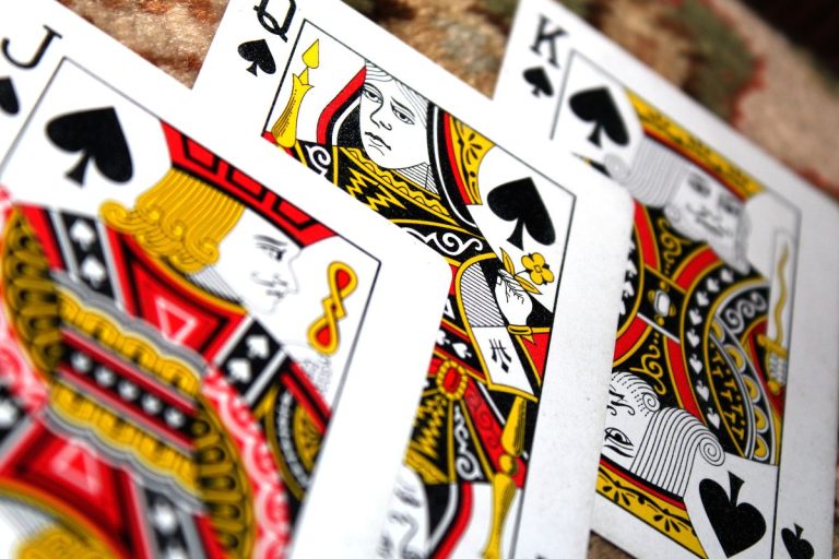 Tips When Playing Middle Position in Poker
