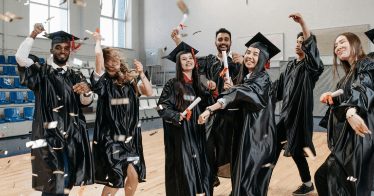 How To Get A College Scholarship in The UK