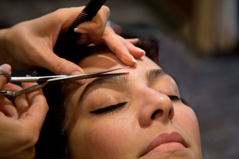 What is the Right Eyebrow Shape for Diamond Face?