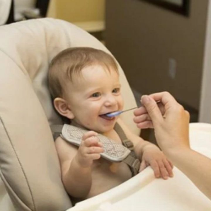 Your Baby Started Eating Solids? Here’s What Is Good And Bad For Them